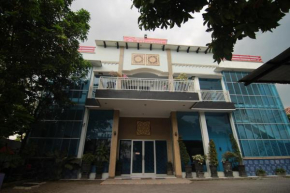 Гостиница Hotel Boegenviel  Lamongan